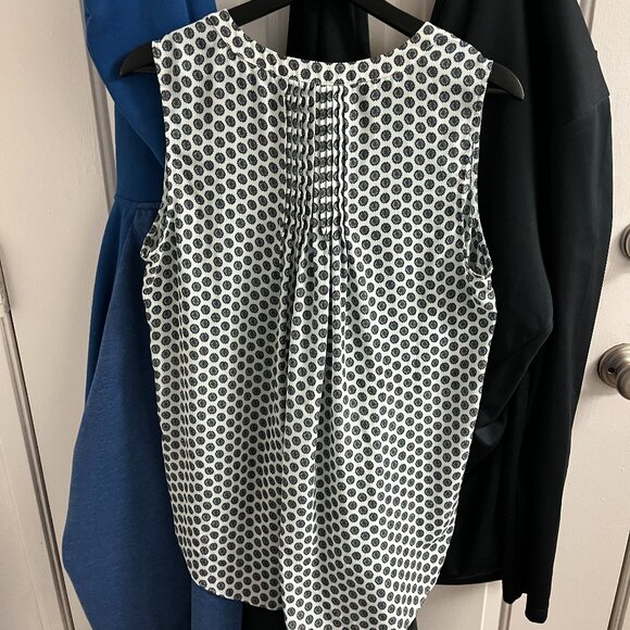NYDJ Sleeveless Patterned Blouse - Picture 2 of 2